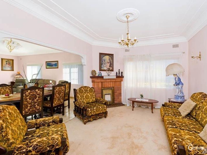 8 Cooloongatta Road, Beverly Hills NSW 2209