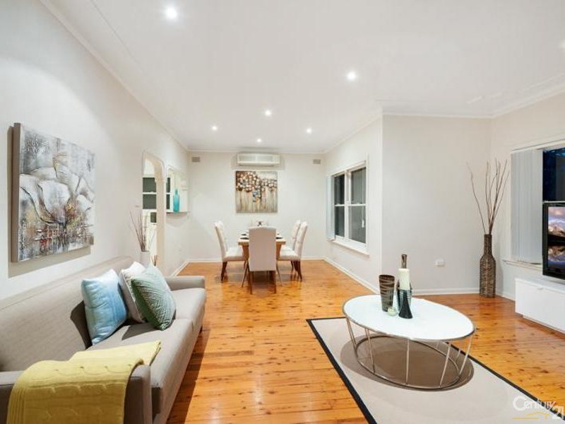 2 Sandra Place, Miranda NSW 2228