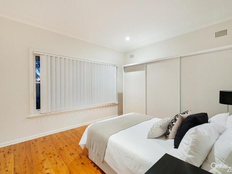 2 Sandra Place, Miranda NSW 2228