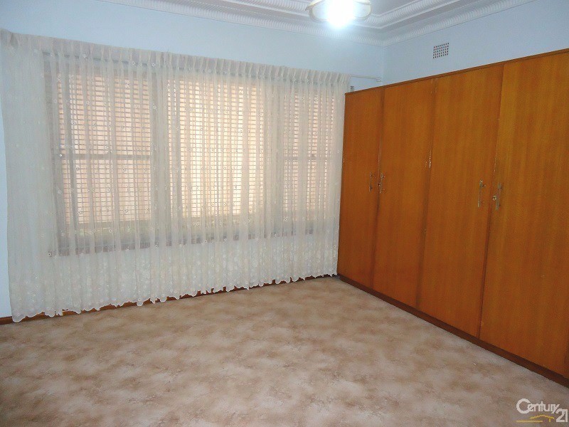 16 Moorefield Avenue, Kogarah NSW 2217