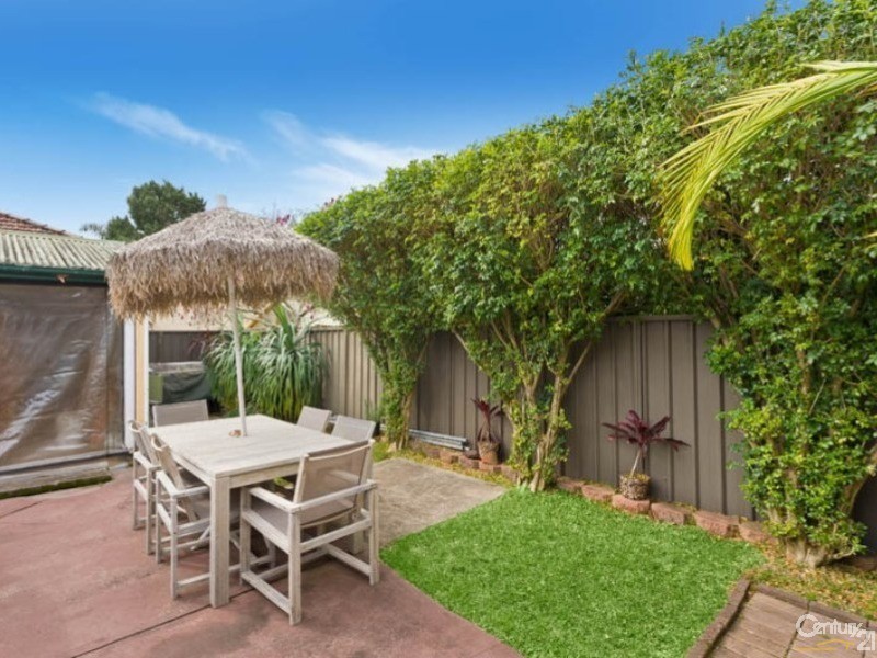 215 Box Road, Sylvania NSW 2224