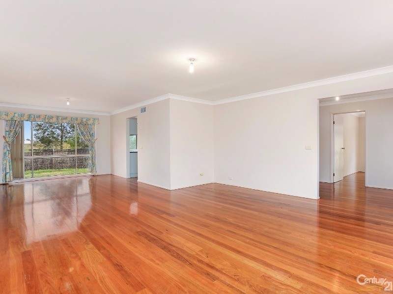 28 Woodlake Court, Wattle Grove NSW 2173