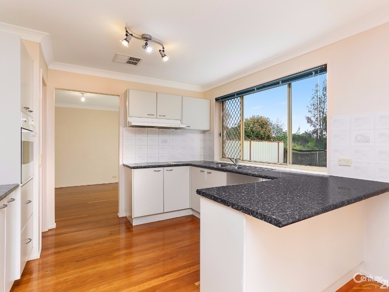 28 Woodlake Court, Wattle Grove NSW 2173