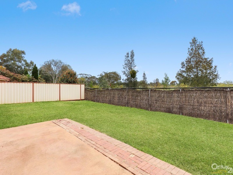 28 Woodlake Court, Wattle Grove NSW 2173