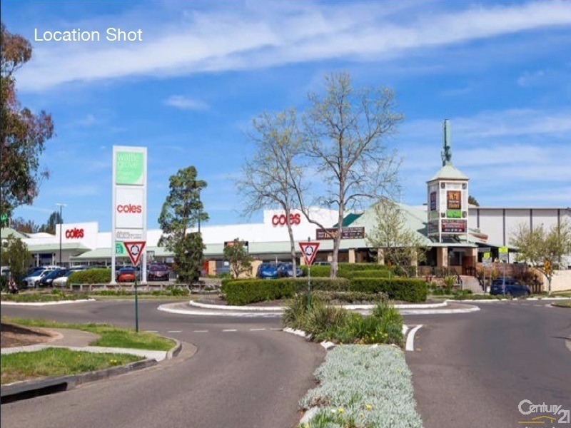 28 Woodlake Court, Wattle Grove NSW 2173