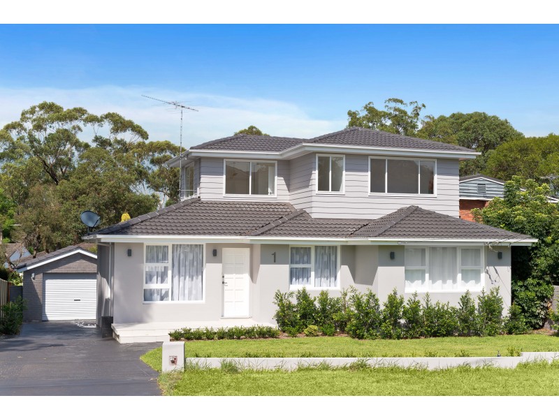 1 Elliott Street, Picnic Point NSW 2213