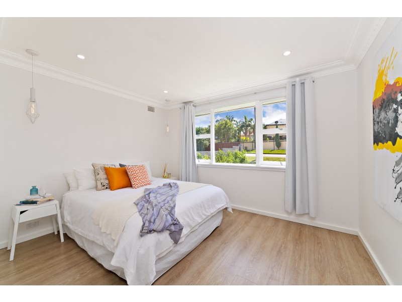 1 Elliott Street, Picnic Point NSW 2213