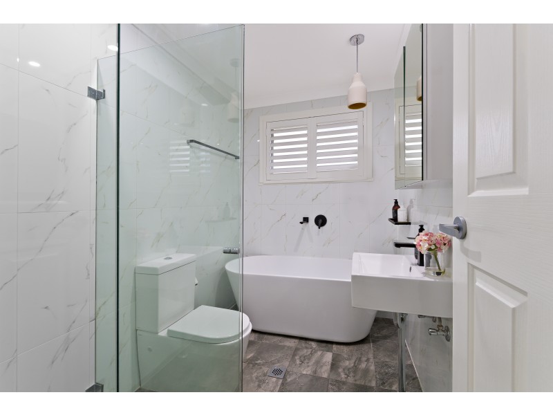 1 Elliott Street, Picnic Point NSW 2213