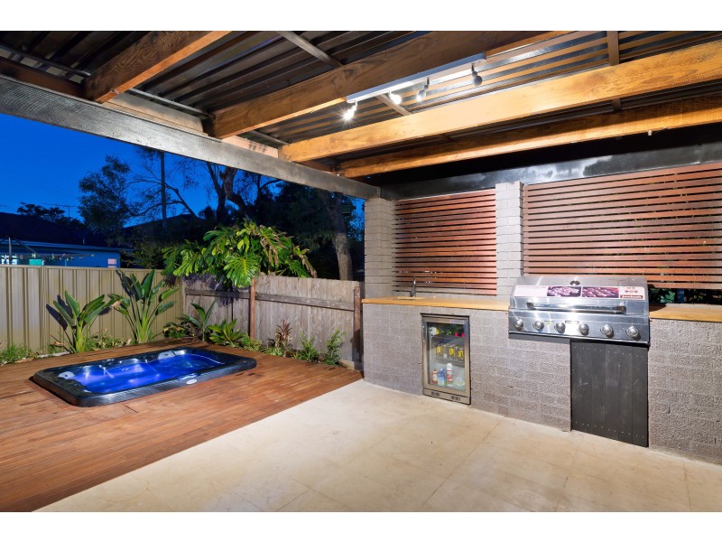 1 Elliott Street, Picnic Point NSW 2213