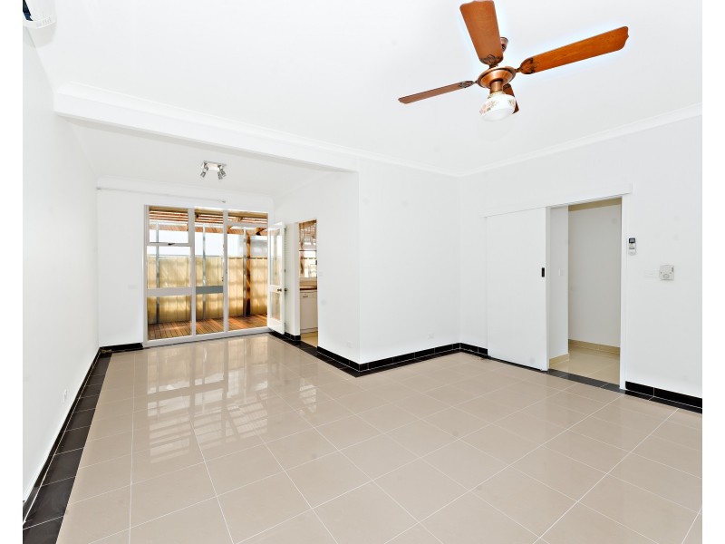 2/5  Banks Street, Monterey NSW 2217