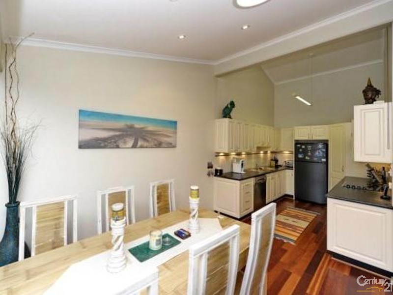 2/39 Wallawa Road, Nelson Bay NSW 2315