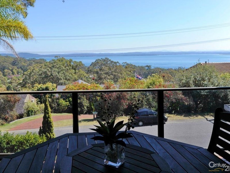 2/39 Wallawa Road, Nelson Bay NSW 2315