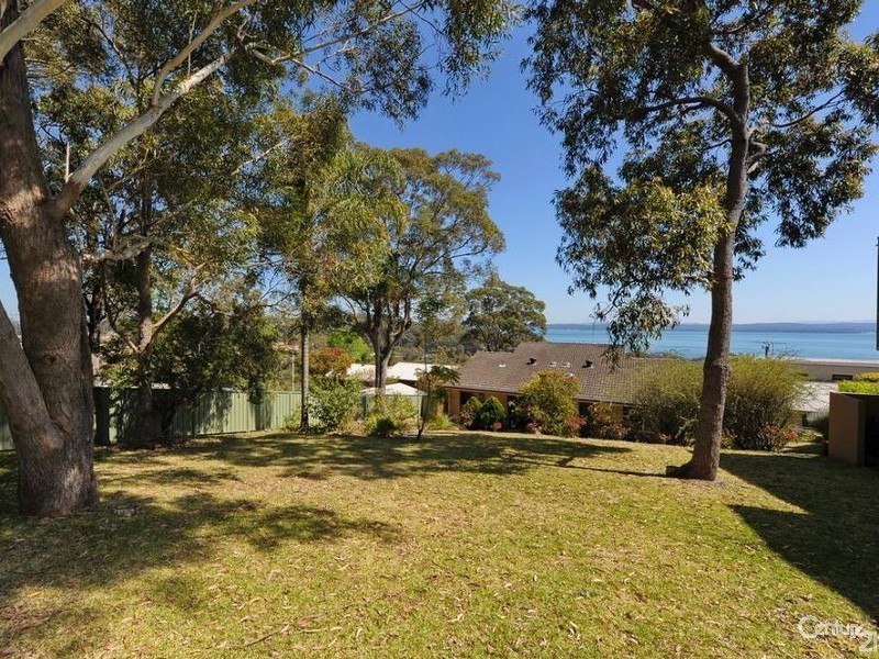 2/39 Wallawa Road, Nelson Bay NSW 2315