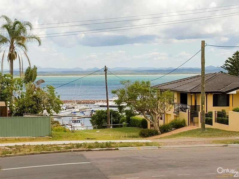 2/51 Magnus Street, Nelson Bay NSW 2315