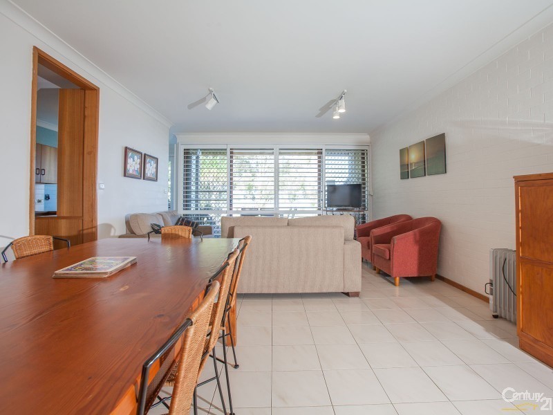 2/4 Cromarty Road, Soldiers Point NSW 2317