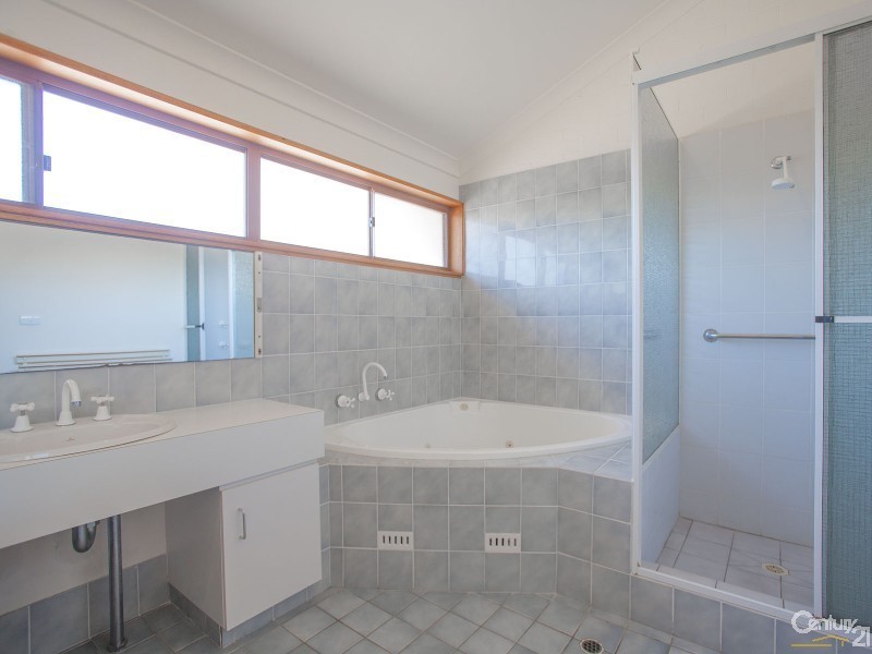 2/4 Cromarty Road, Soldiers Point NSW 2317