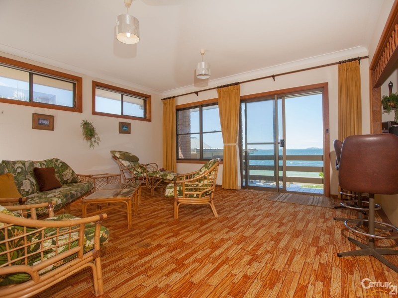 4 Ridgeway Avenue, Soldiers Point NSW 2317