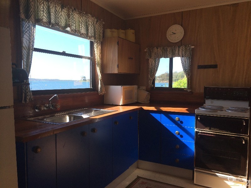 4 Ridgeway Avenue, Soldiers Point NSW 2317