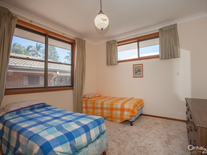 4 Ridgeway Avenue, Soldiers Point NSW 2317
