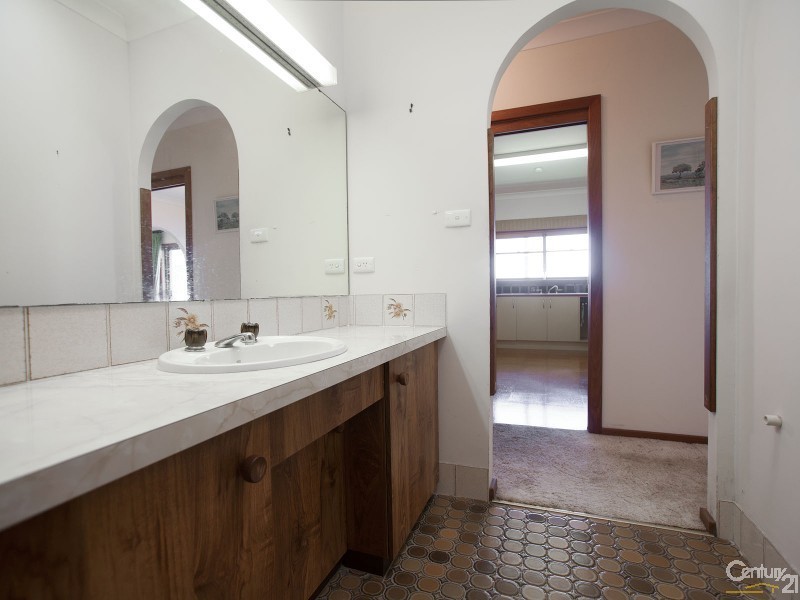 4 Ridgeway Avenue, Soldiers Point NSW 2317