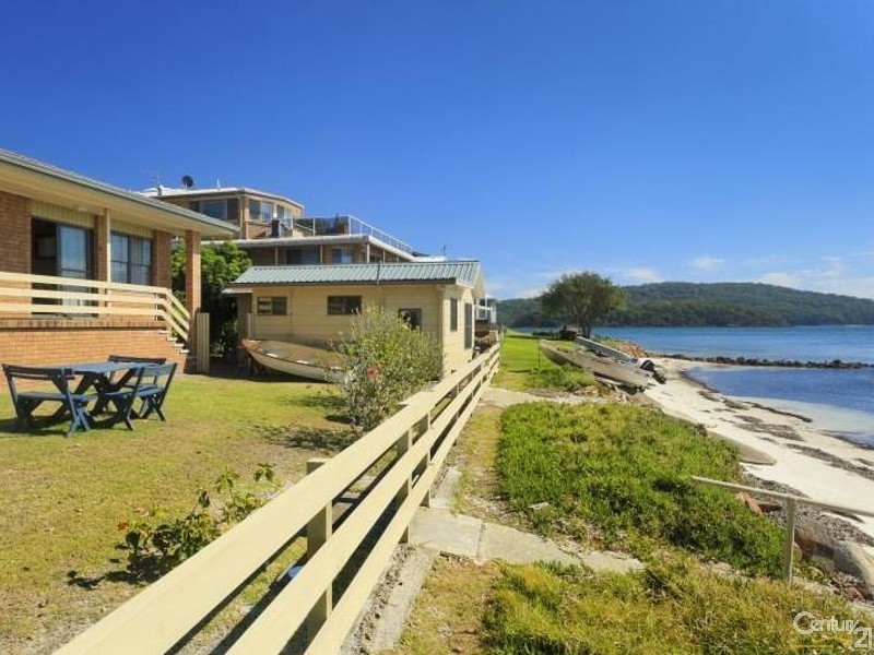 4 Ridgeway Avenue, Soldiers Point NSW 2317