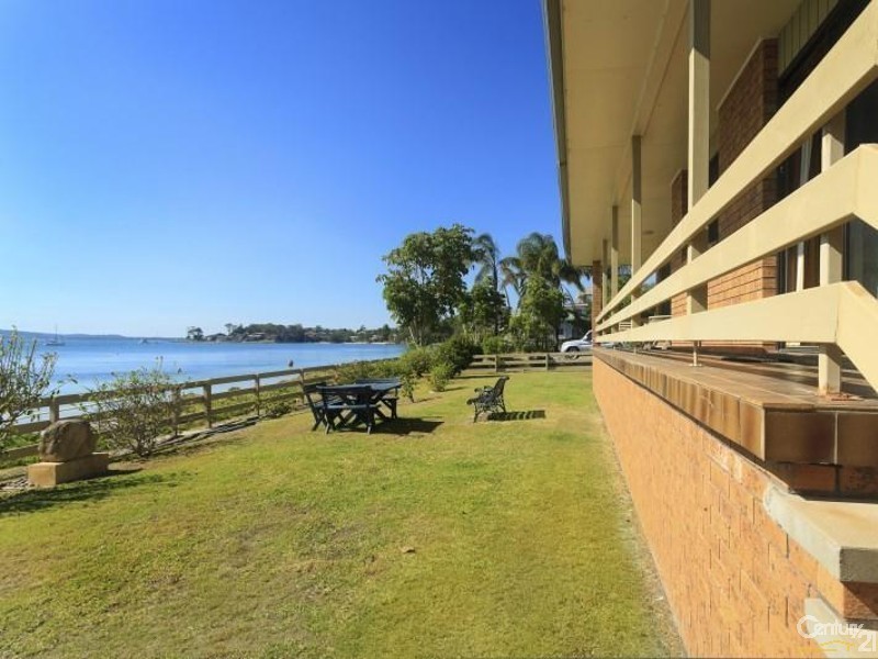 4 Ridgeway Avenue, Soldiers Point NSW 2317