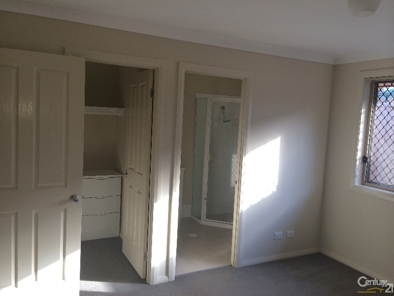 18 Bells Place, Tenambit NSW 2323