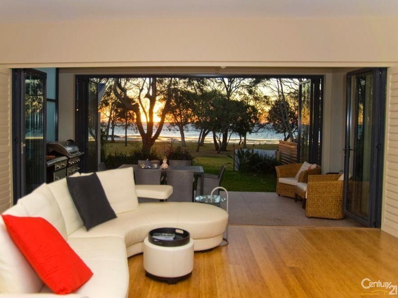 2/28-30 Cromarty Rd, Soldiers Point NSW 2317
