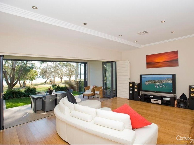 2/28-30 Cromarty Rd, Soldiers Point NSW 2317