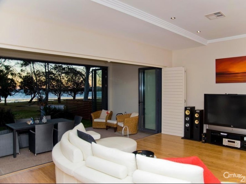 2/28-30 Cromarty Rd, Soldiers Point NSW 2317