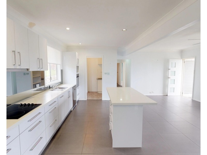 11 Vista Avenue, Soldiers Point NSW 2317