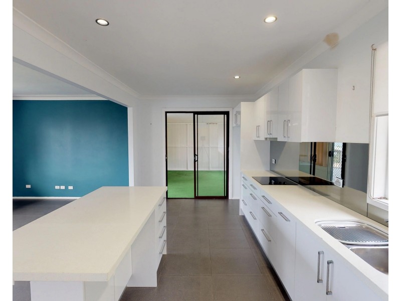 11 Vista Avenue, Soldiers Point NSW 2317