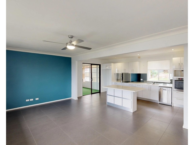 11 Vista Avenue, Soldiers Point NSW 2317