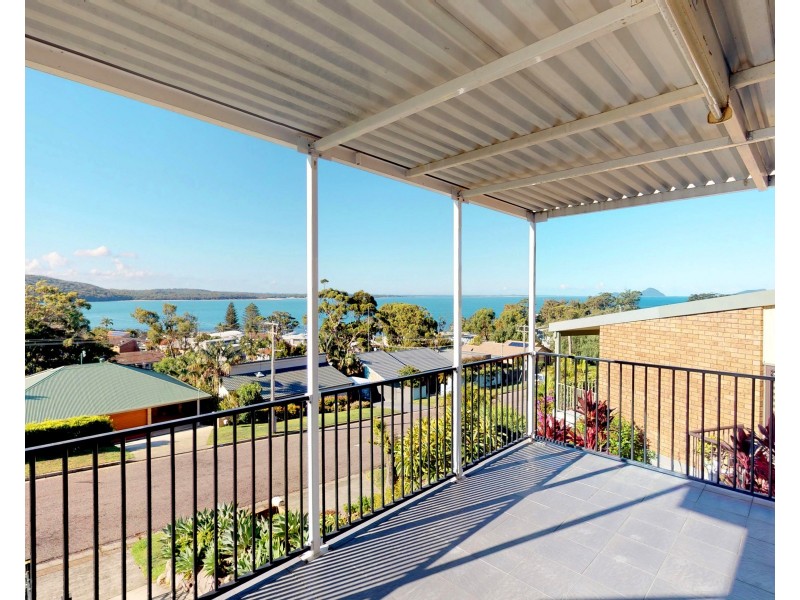 11 Vista Avenue, Soldiers Point NSW 2317