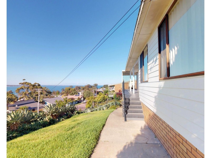 11 Vista Avenue, Soldiers Point NSW 2317