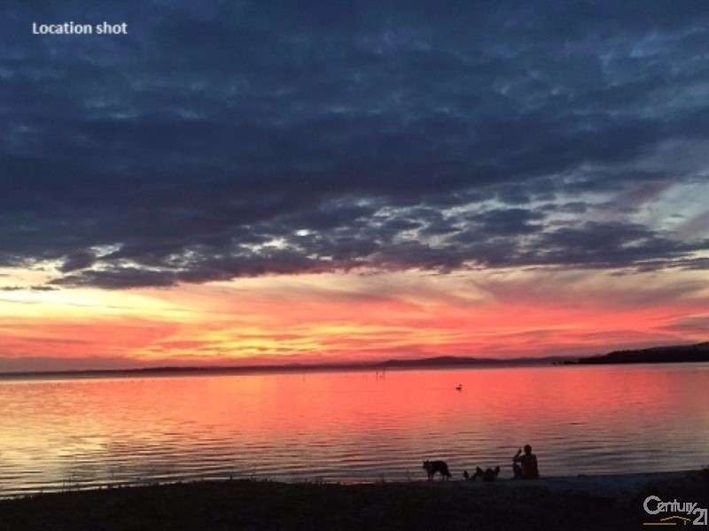 8 Sunset Boulevard, Soldiers Point NSW 2317