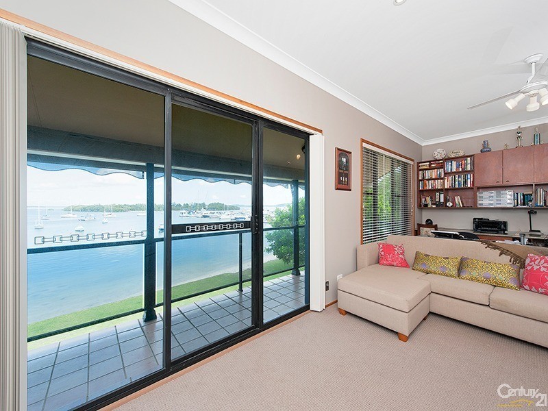8 Sunset Boulevard, Soldiers Point NSW 2317