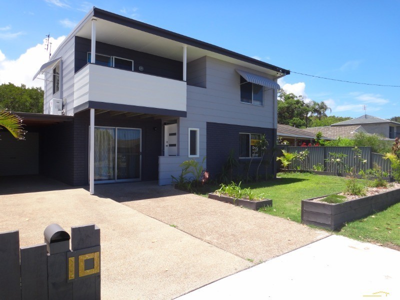 10 Andrew Close, Boat Harbour NSW 2316