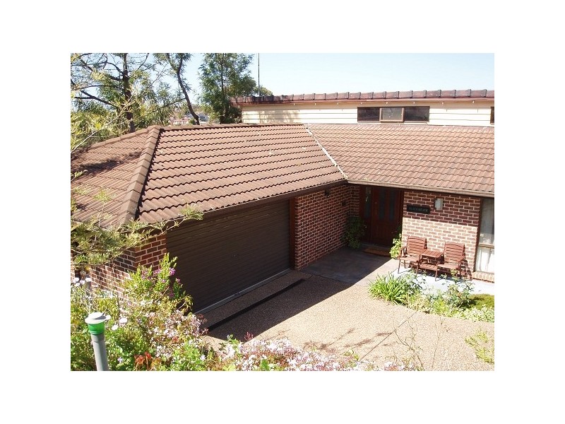 14 JERVIS DRIVE, Illawong NSW 2234