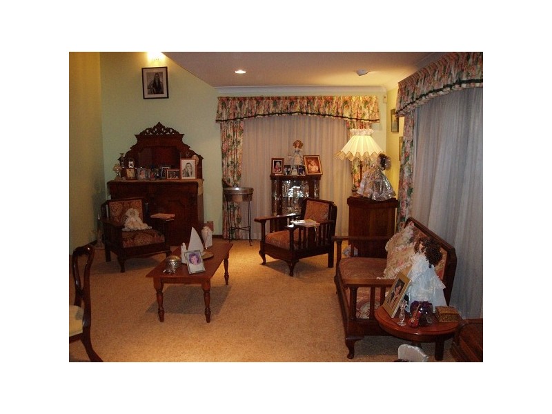 14 JERVIS DRIVE, Illawong NSW 2234