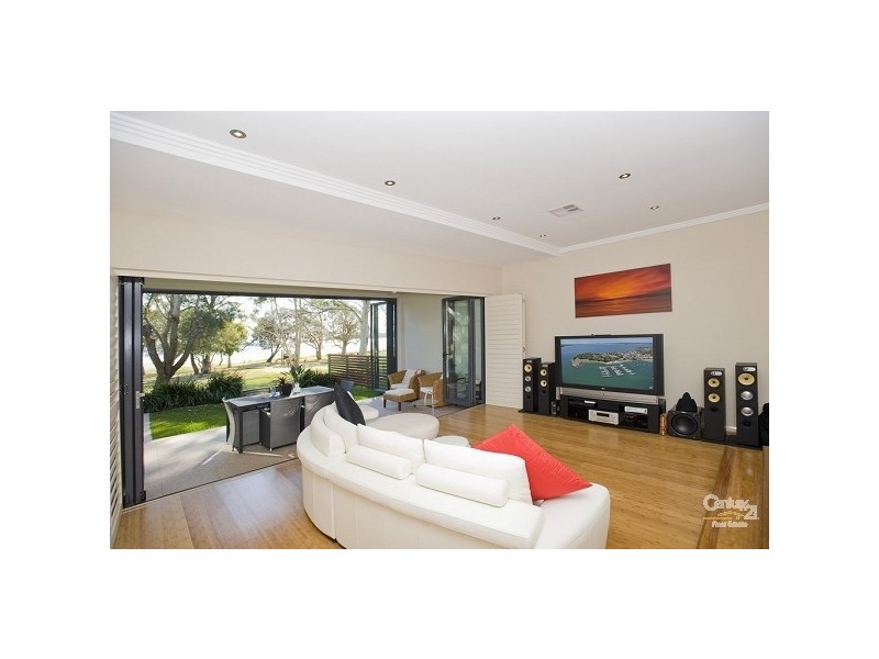 2 / 28-30 Cromarty Road,, Soldiers Point NSW 2317