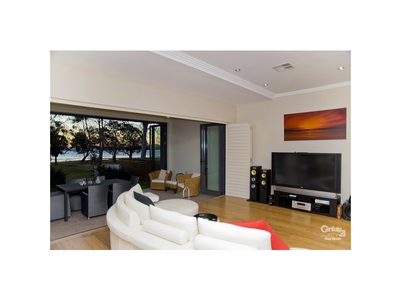 2 / 28-30 Cromarty Road,, Soldiers Point NSW 2317