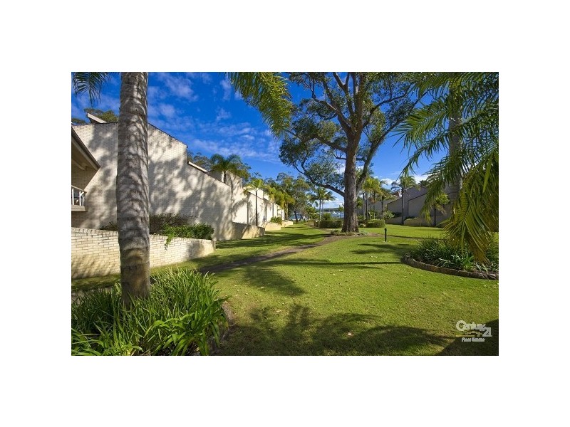 17/4 Cromarty Road, Soldiers Point NSW 2317