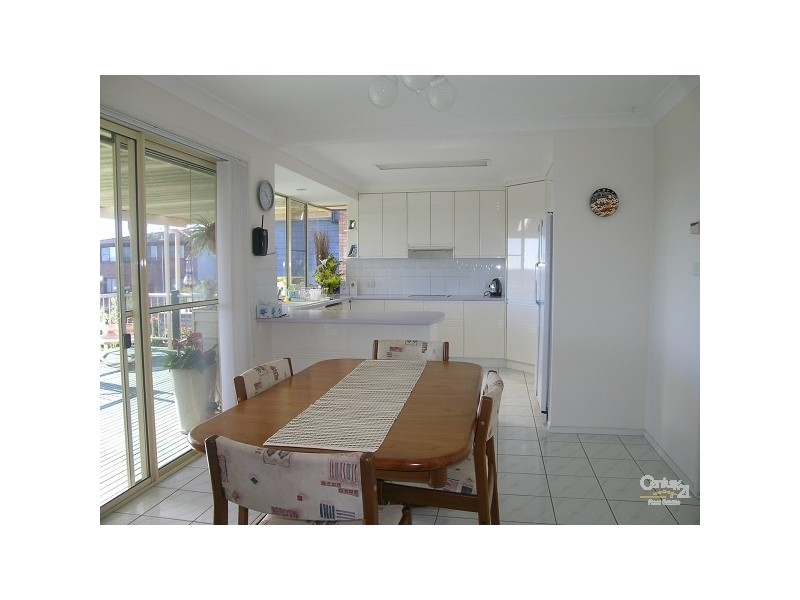 3 Curlew Close, Forster NSW 2428