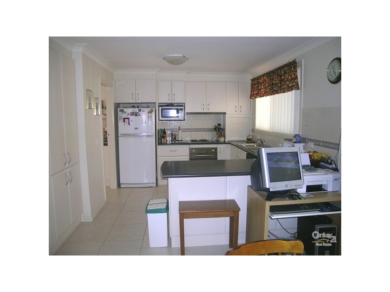 2/10 Riana Avenue, Forster NSW 2428