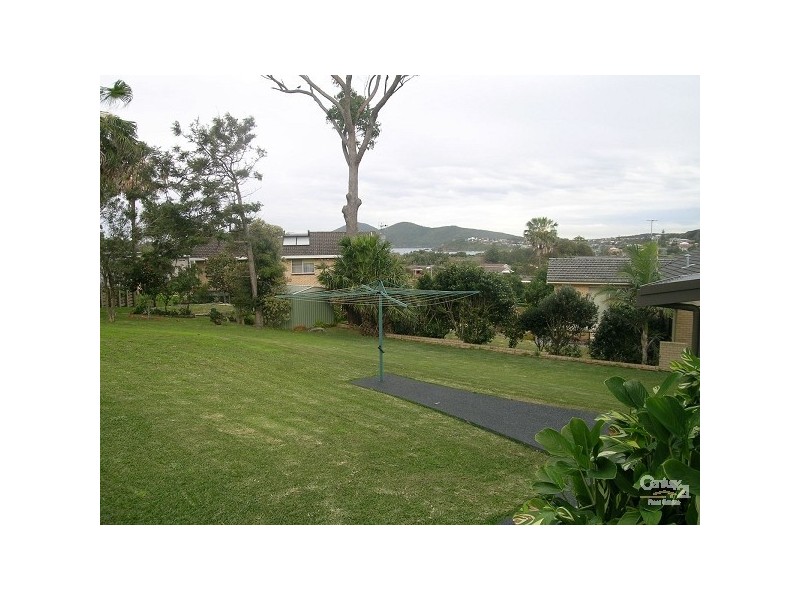 25 Lake Vista Crescent, Forster NSW 2428
