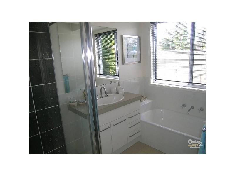 2 Fig Tree Court, Forster NSW 2428