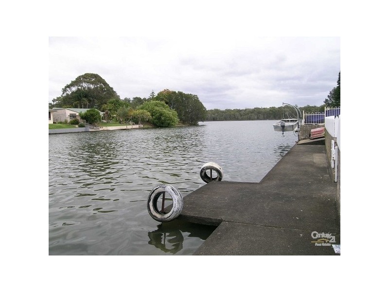 8 Wyuna Place, Forster NSW 2428