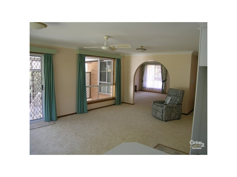16 Guy Avenue, Forster NSW 2428