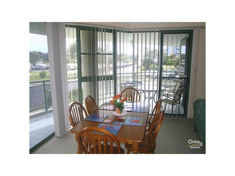 2/15 Reserve Road, Forster NSW 2428